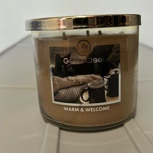 Goose Creek Candle. 14.5 ounce “Warm and Welcome” scented candle.